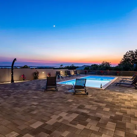 Gorgeous In With Wifi Holiday home