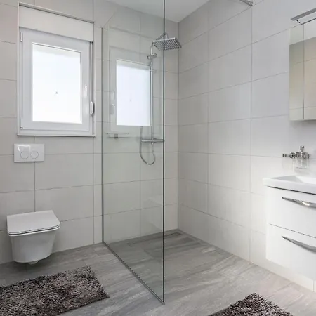 Gorgeous In With Wifi Holiday home